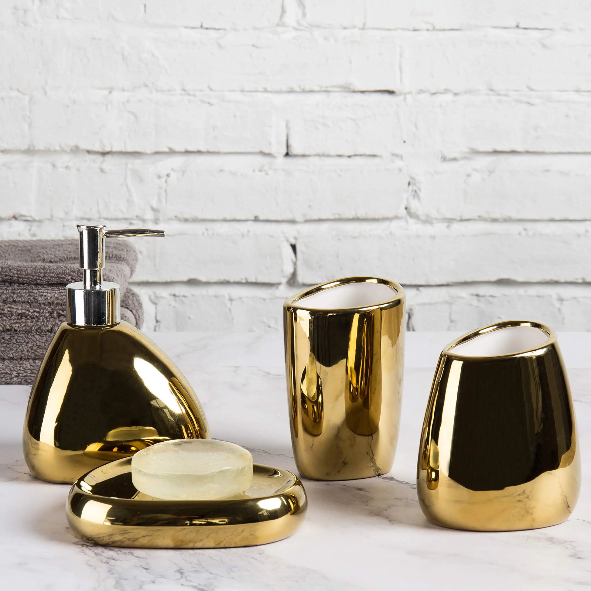 Bathroom set - Gold